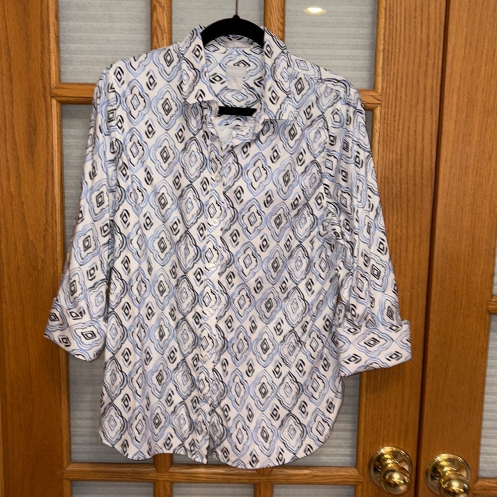 EUC Chico’s 2 No Iron 3/4 Sleeve Blue Shirt
